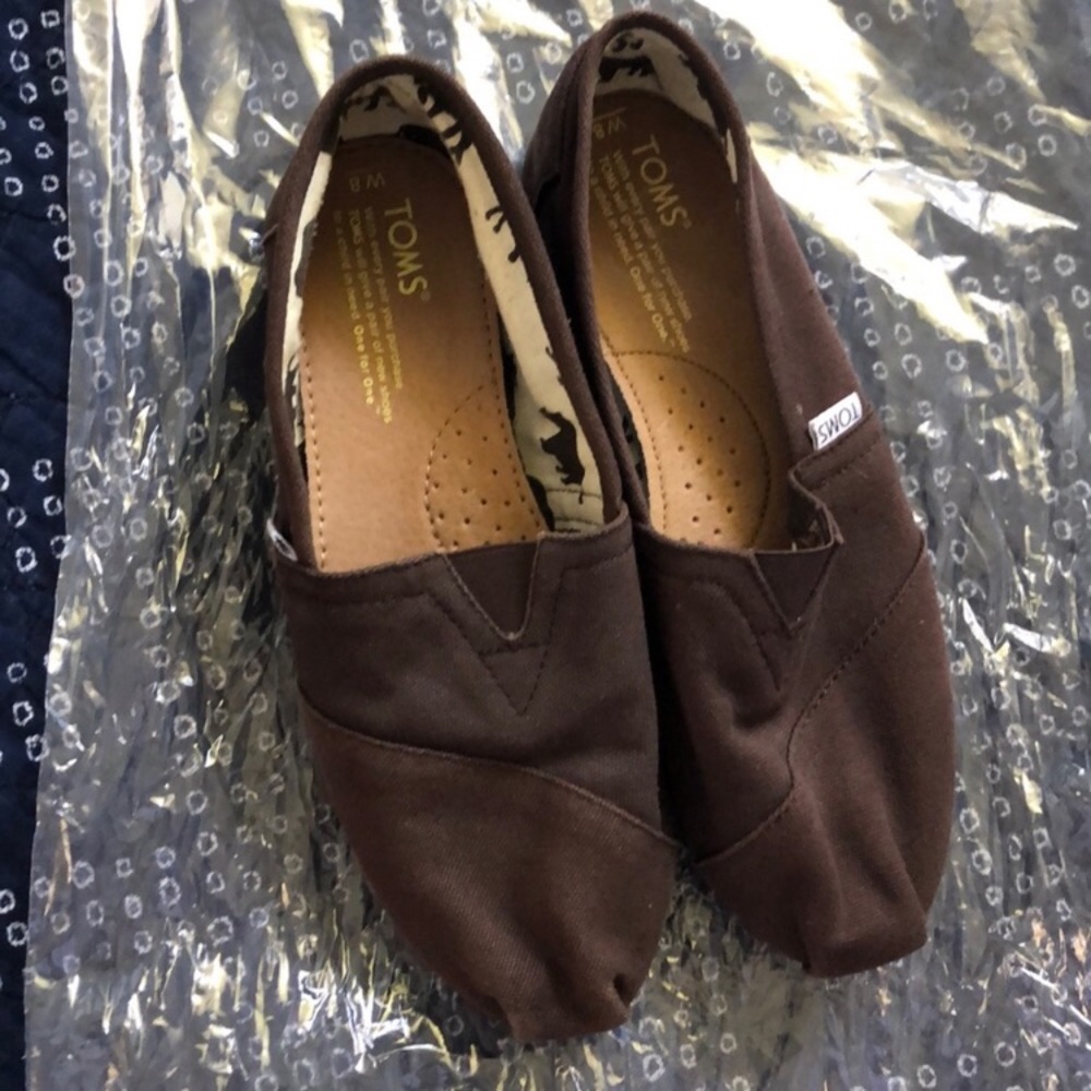 Toms Classics, Size 8, brown-worn ONCE! Perf cond!